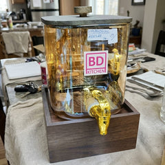 SQUARE BROWN GLASS JUICE DISPENSER WITH WOODEN STAND – ELEGANT & STYLISH SERVING! 🥤🤎