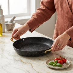 Bring Restaurant-Style Cooking to Your Kitchen with This Premium Black Wok Pan! 🥘✨