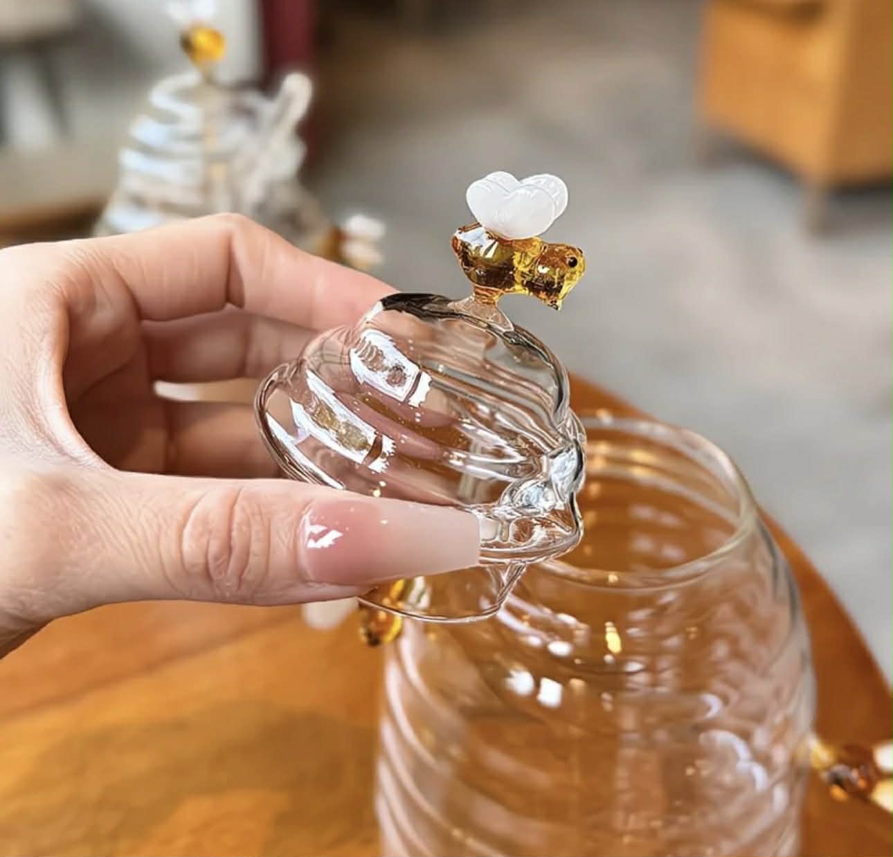 Transparent Bee Jar Unique Tapered Jar Honey Pot Sealed Honeycombs Shape Large Honey Bottle Honey Pot Jar